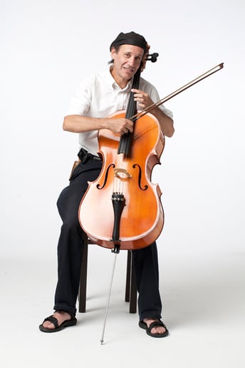 Gallery photo 4 of Peter Lewy Cellist