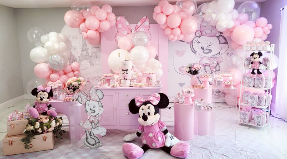 Gallery photo 1 of Petit party decorations