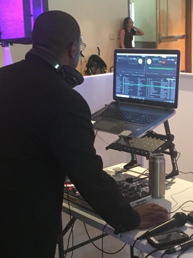 Gallery photo 3 of DJ Retro