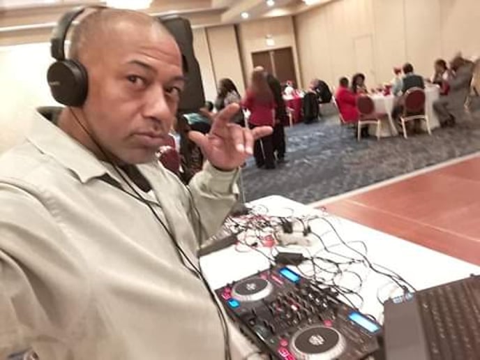 Gallery photo 7 of Phila Noize Entertainment DJ's