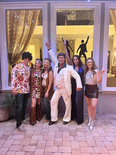Gallery photo 3 of John Travolta Impersonator / Lookalike