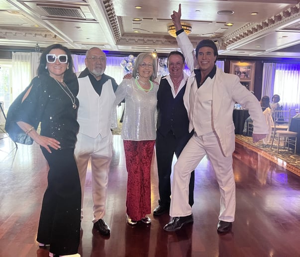Gallery photo 5 of John Travolta Impersonator / Lookalike