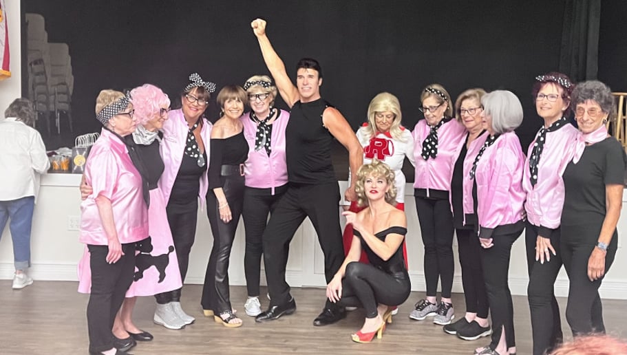 Gallery photo 10 of John Travolta Impersonator / Lookalike