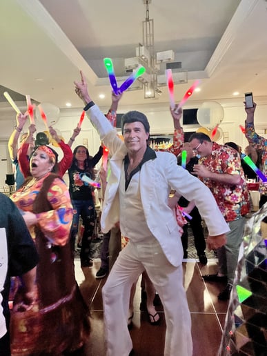 Gallery photo 7 of John Travolta Impersonator / Lookalike