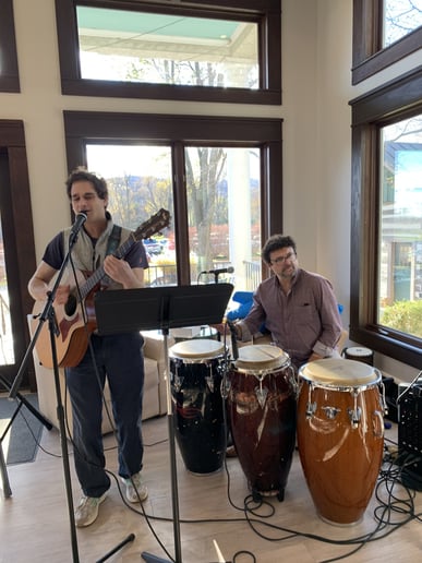 Gallery photo 3 of Strummin & Drummin—Dynamic Duos