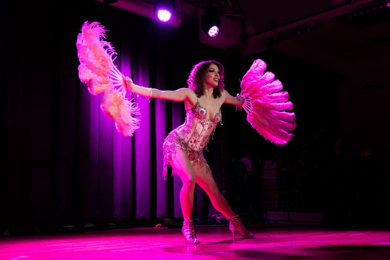Gallery photo 7 of Phoebe Flows
