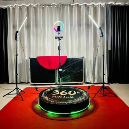 Gallery photo 8 of Vilnin Photo Booth Rental