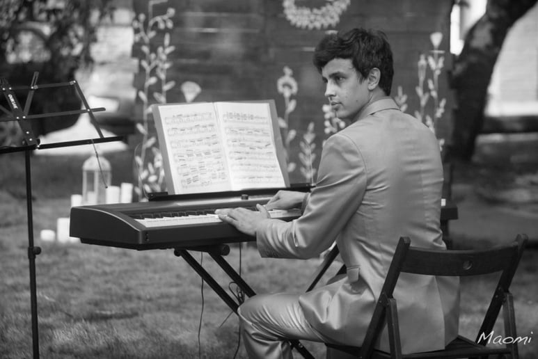 Gallery photo 6 of Pianist for Events