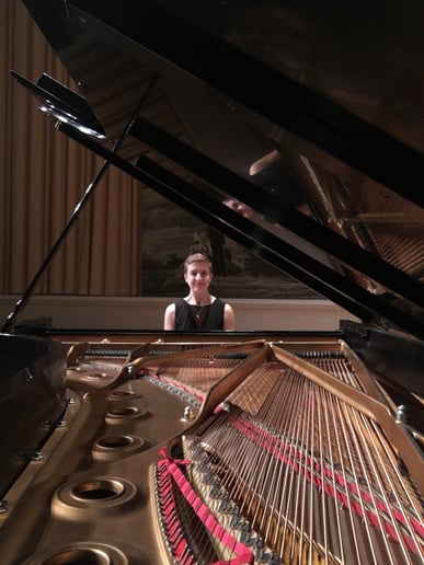 Gallery photo 3 of Pianist for Special Events