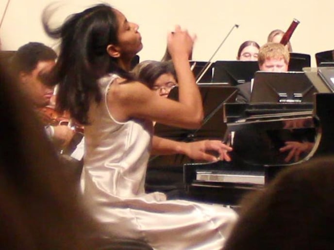 Gallery photo 5 of Pianist, Harpist and Singer