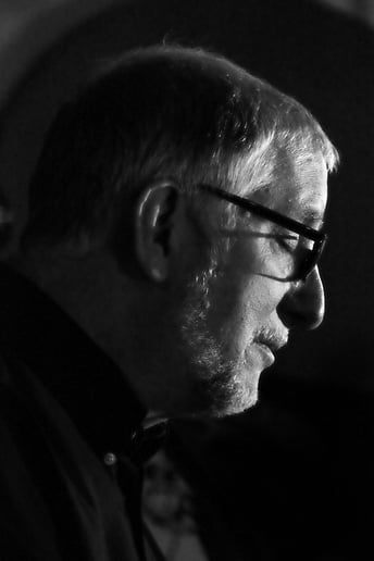 Gallery photo 1 of Pianist, Max Leake