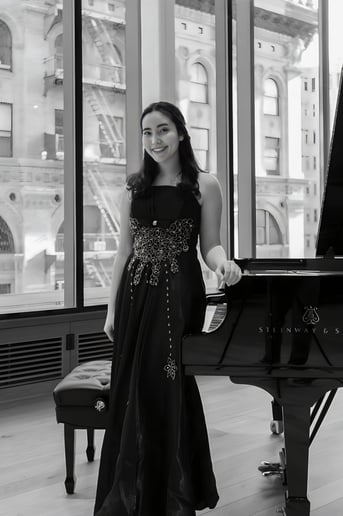 Gallery photo 6 of Pianist Malka