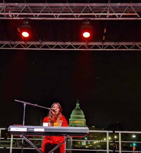 Gallery photo 1 of Pianist & Singer, Classical and Modern