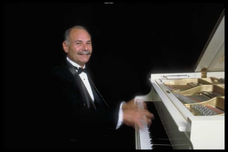 Gallery photo 1 of Pianist On Call