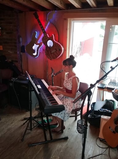 Gallery photo 3 of Christina Stur (Praetzel) Singer/Vocalist, Composer, Pianist
