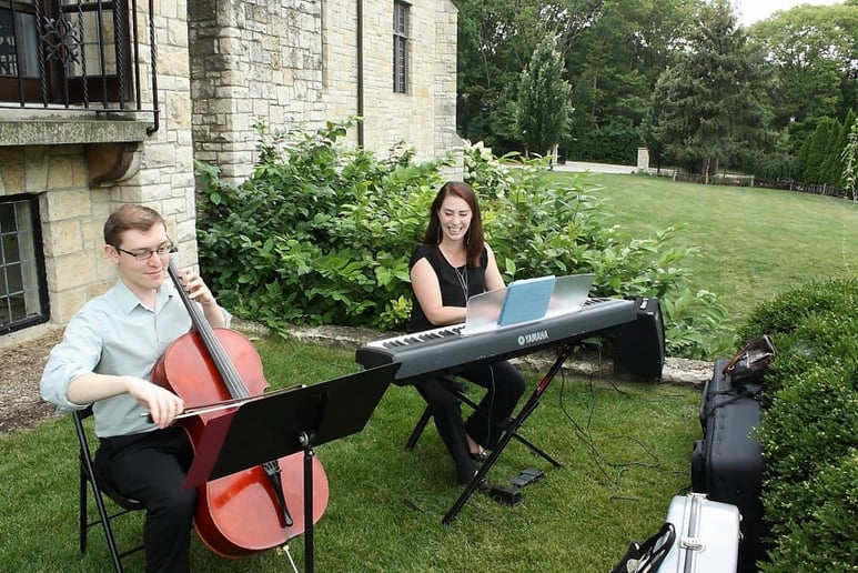 Gallery photo 2 of Kari Kaps - Pianist
