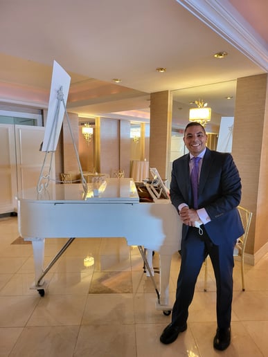 Gallery photo 8 of Piano Man Dan