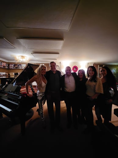 Gallery photo 29 of Piano Man Dan