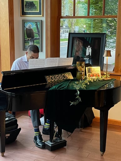Gallery photo 41 of Piano Man Dan