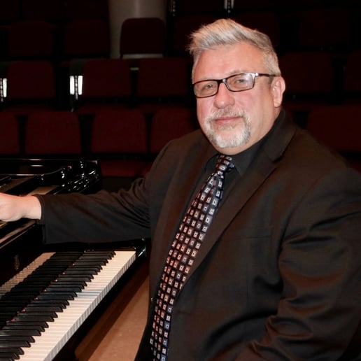 Gallery photo 1 of Piano Man Steve