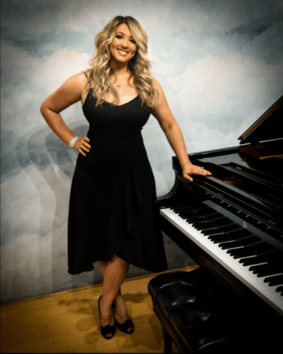 Gallery photo 6 of Piano Mandy