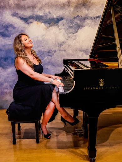 Gallery photo 8 of Piano Mandy