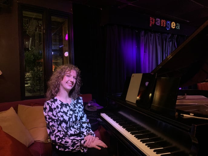 Gallery photo 4 of Piano Muse