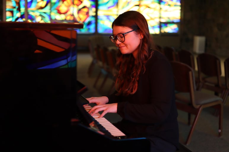 Gallery photo 1 of Isabel Song Piano