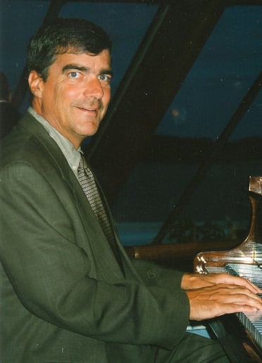 Gallery photo 4 of Piano Tim Barton