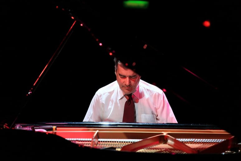 Gallery photo 6 of Piano Tim Barton