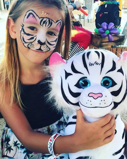 Gallery photo 1 of Pilar Designs Face Painting