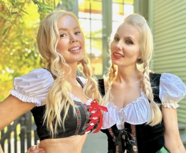 Gallery photo 3 of Pin Up Twins Entertainment