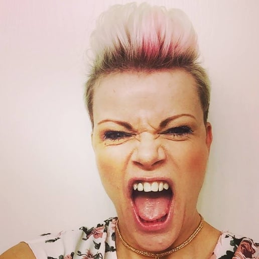 Gallery photo 3 of Pink Lookalike Performer