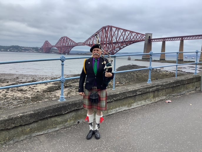 Gallery photo 1 of Pipe Major Michael Waters