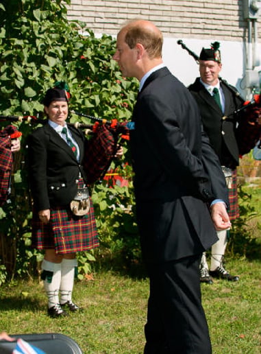 Gallery photo 1 of Piper and Drummer Duo
