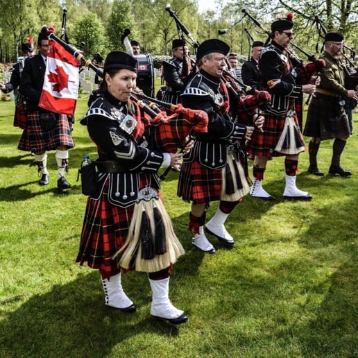 Gallery photo 4 of Piper and Drummer Duo