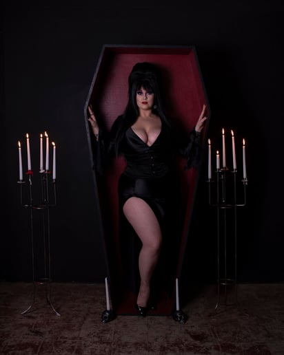Gallery photo 2 of Piper Daily Burlesque/Model/Consulting