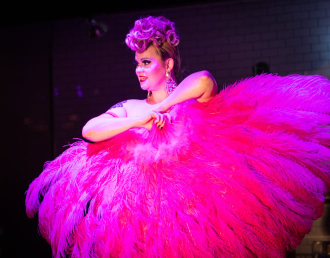 Gallery photo 3 of Piper Daily Burlesque/Model/Consulting