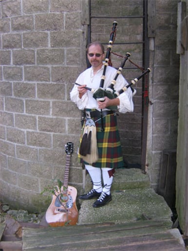 Gallery photo 4 of Piper Johnny