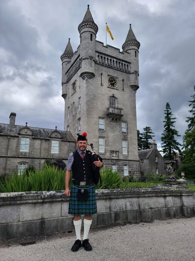 Gallery photo 1 of Piper Of Kintore