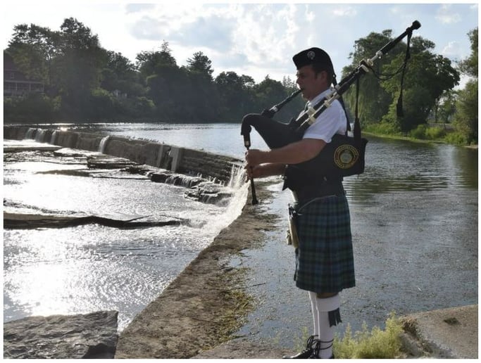 Gallery photo 2 of Piper Of Kintore