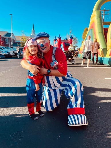 Gallery photo 5 of Pistol the Clown