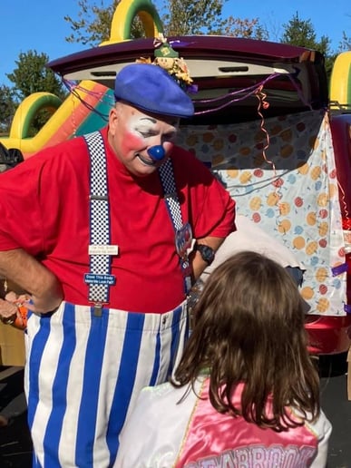 Gallery photo 7 of Pistol the Clown