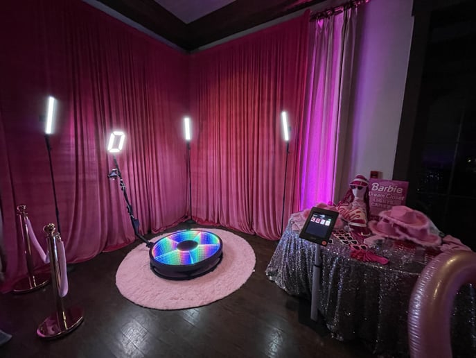 Gallery photo 5 of PixSpin360, Magic Mirror & Selfie Booth