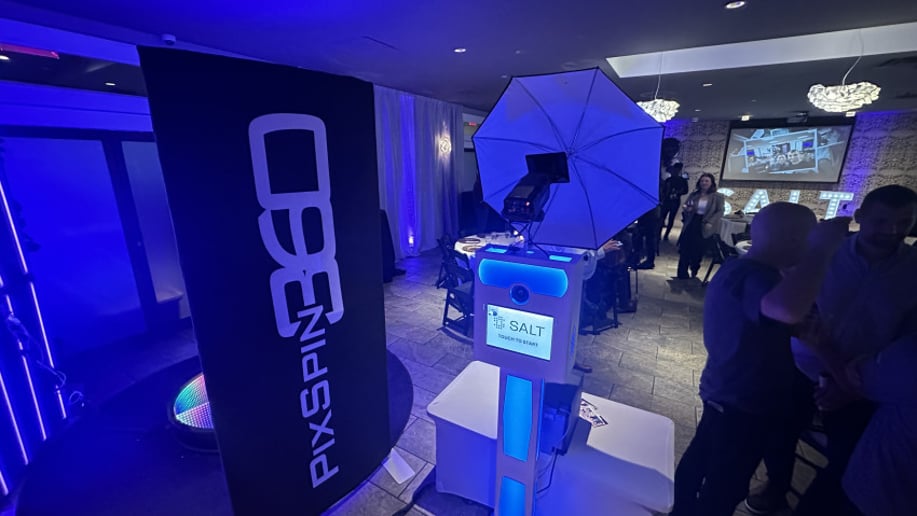 Gallery photo 7 of PixSpin360, Magic Mirror & Selfie Booth