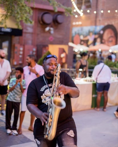 Gallery photo 6 of Platinum on the Sax