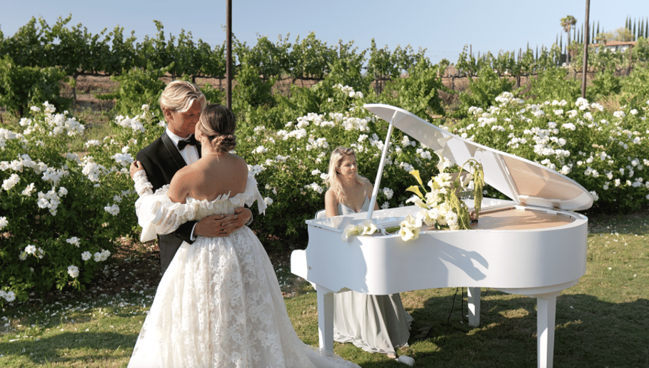 Gallery photo 7 of Platinum Pianist