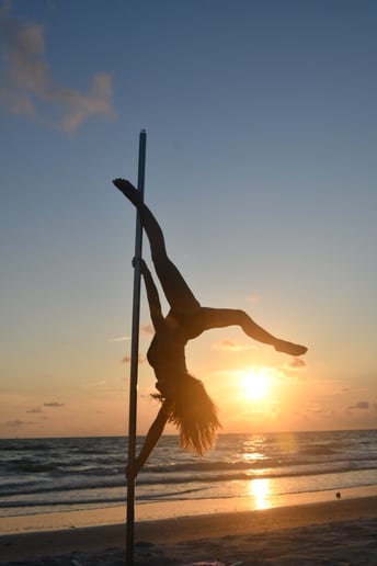 Gallery photo 2 of Acrobatic Burlesque