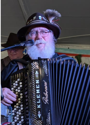 Gallery photo 10 of Polka Santa & Mrs. Claus