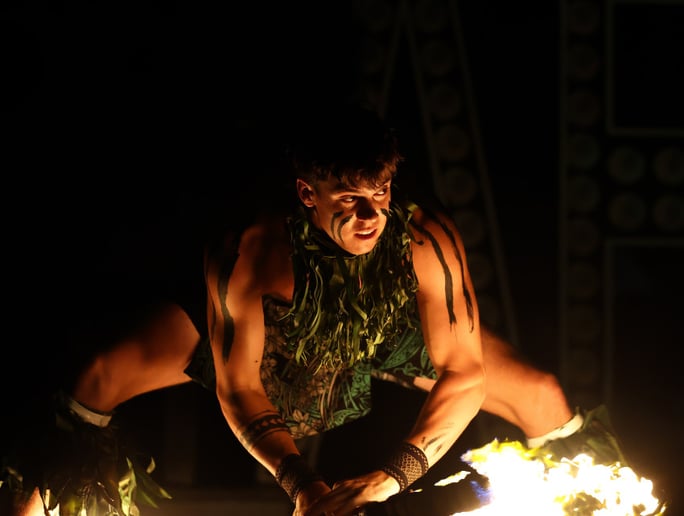 Gallery photo 8 of Polynesian Fire Knife dance